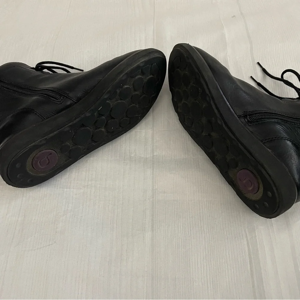 BIONICA Women’s Corset II Purple & Black Lace Up Ankle Booties Size 7.5